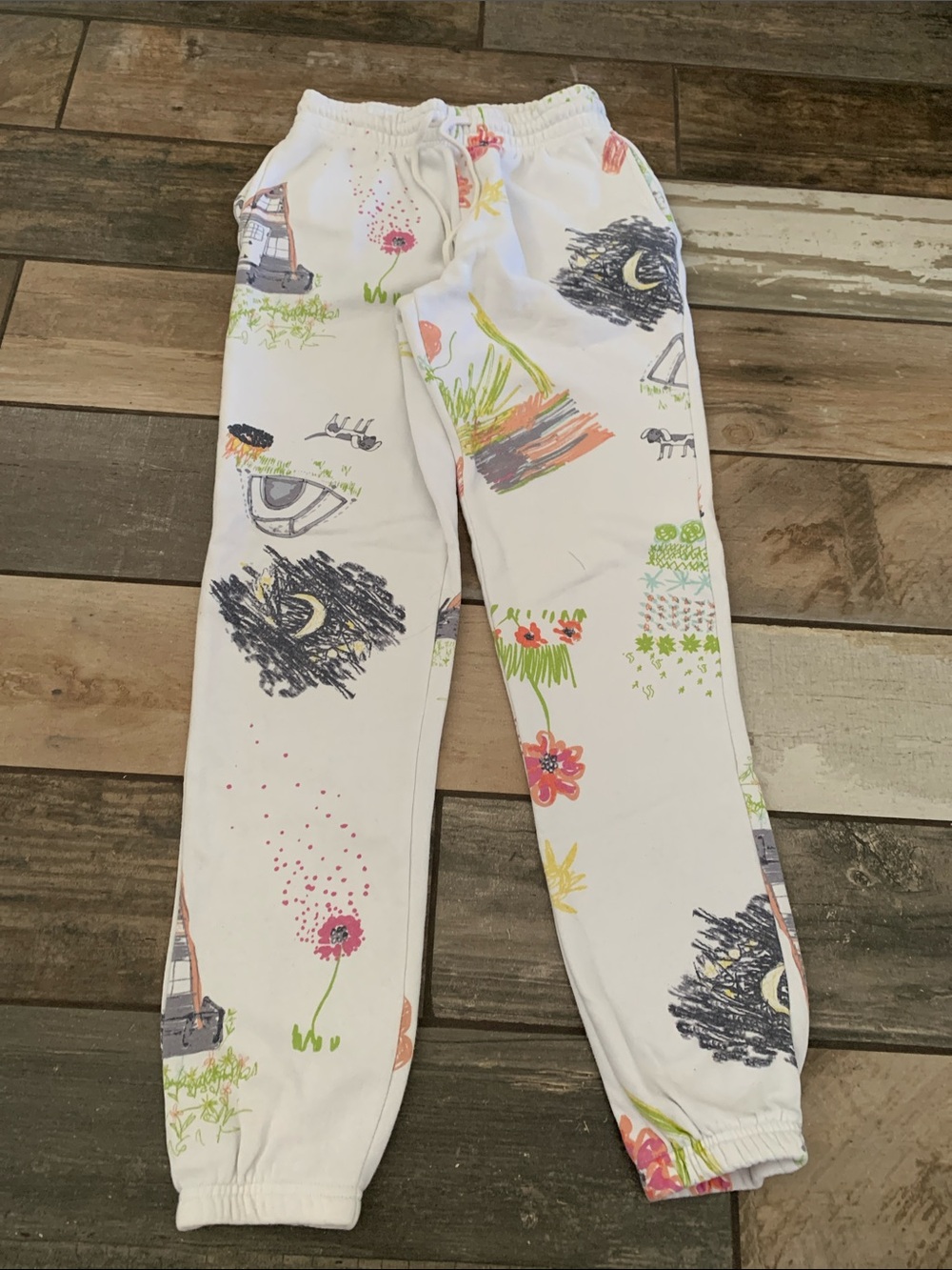Womenβs White Floral & Sketch Print sweat Pants